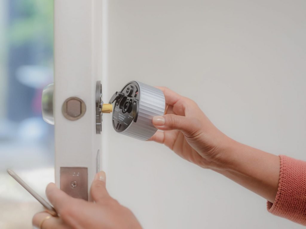 Noul-Wi-Fi-Smart-Lock-August-e1597126772424