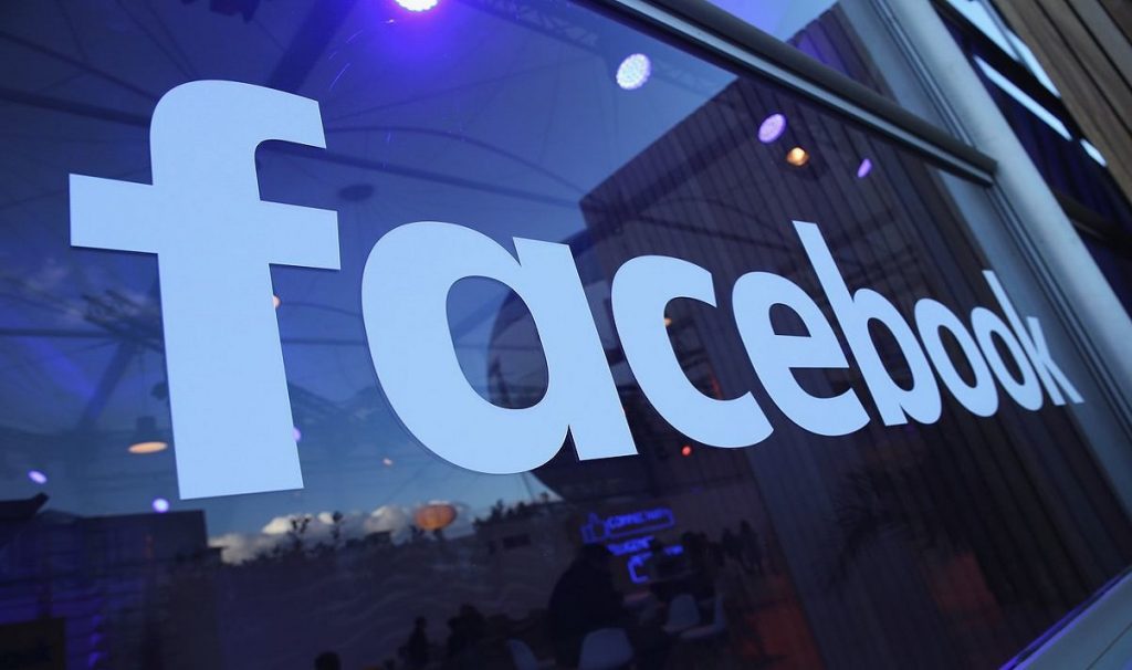 Robotul-acrobat-Facebook-recent-construit-face-internetul-mai-putin-costisitor