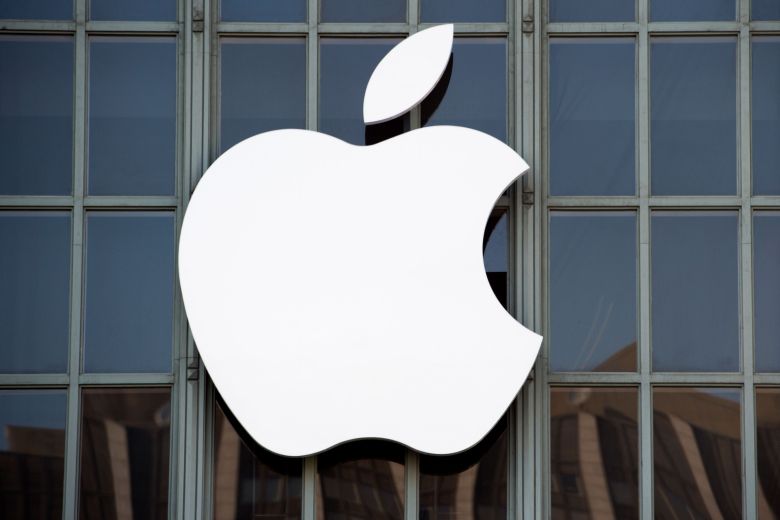 Apple Apple