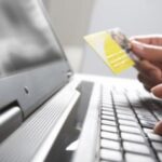 Numărul tranzacțiilor online cu cardul a crescut cu 50%