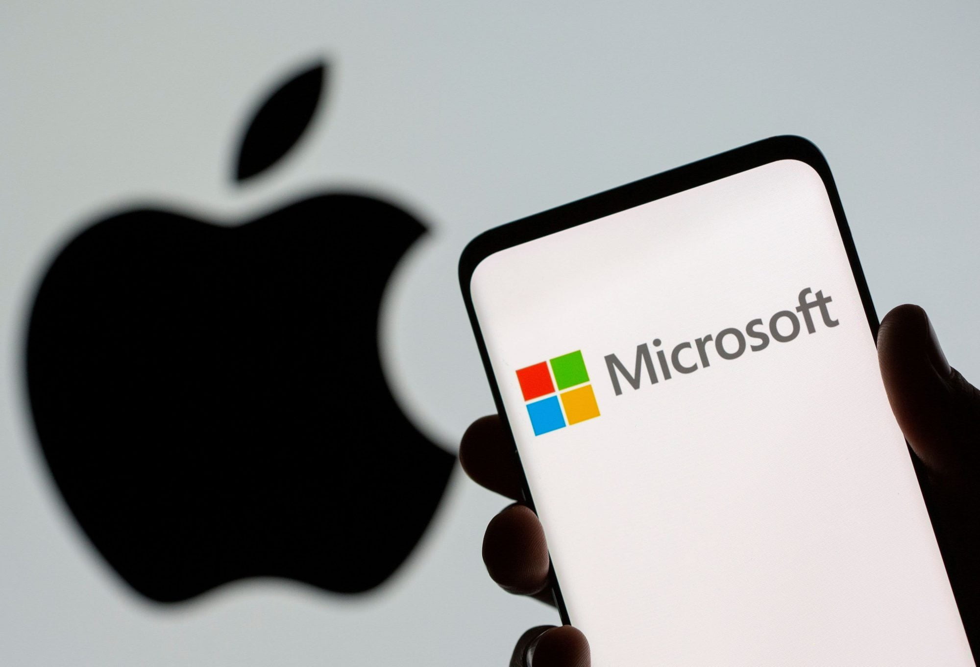  Microsoft a depășit Apple în topul celor mai valoroase companii