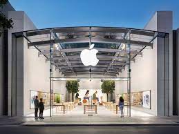 Se pare că Apple va începe să elimine treptat cerințele privind măștile pentru clienții magazinelor