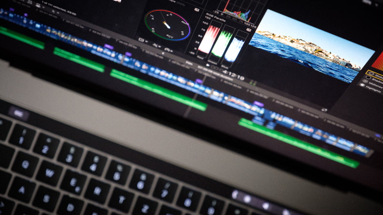 Final Cut Pro și Logic Pro primesc actualizari pentru noile MacBook Pro