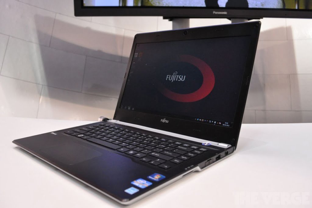 Fujitsu-lifebook-uh572