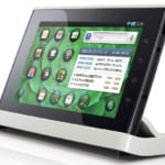 KDDI – tablet PC cu touch panel pe spate