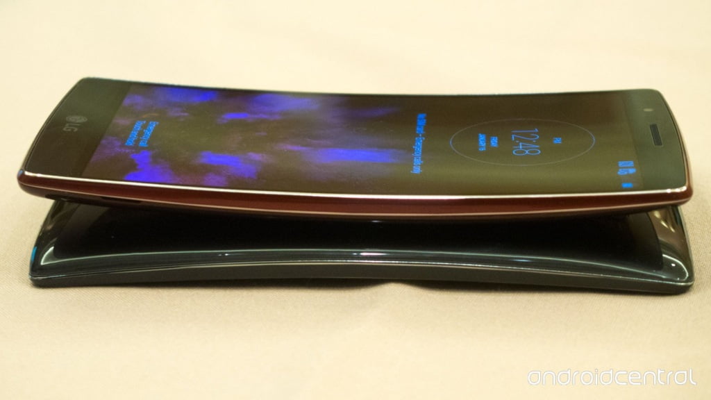 Lg-flex-smartphone-curbat